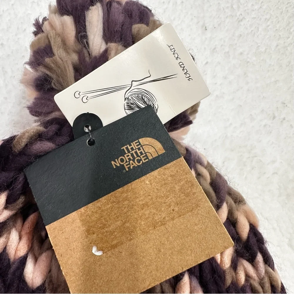 Women’s Knit North Face Hat